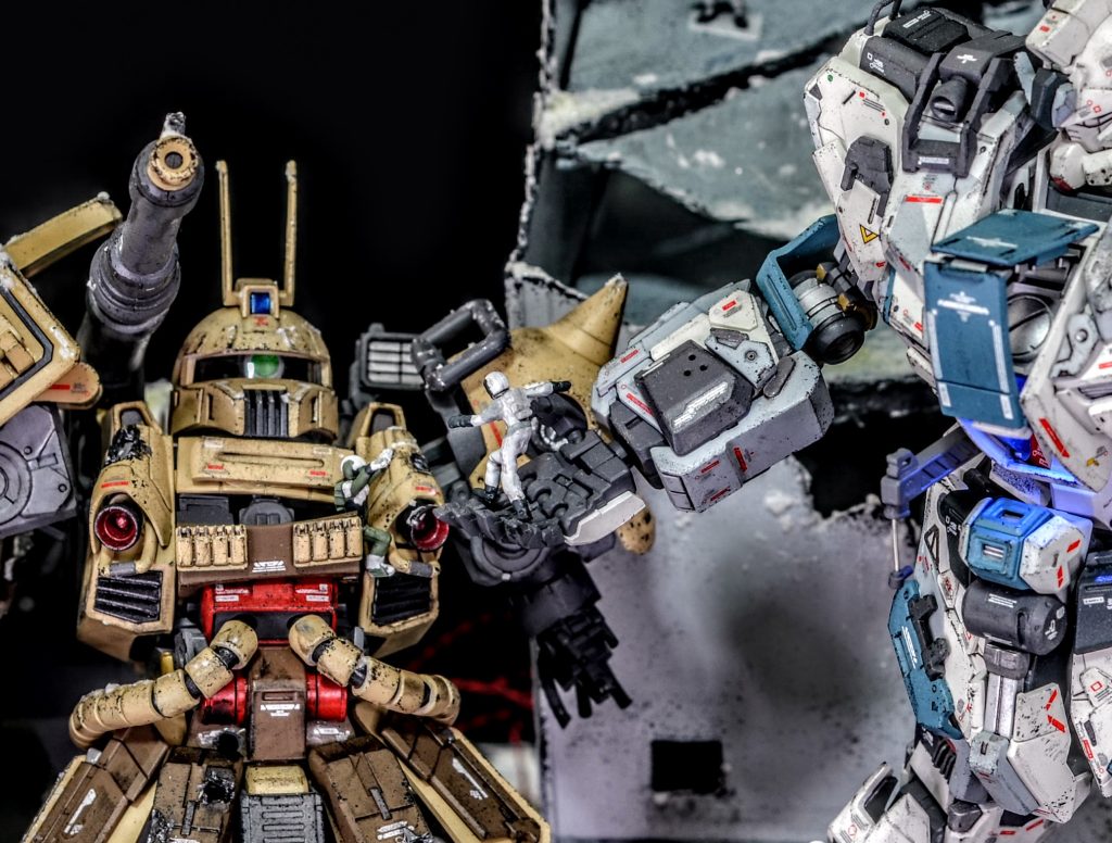 ナラティブのコクピット内は電飾で光らせていますコクピットシートも作り込みました