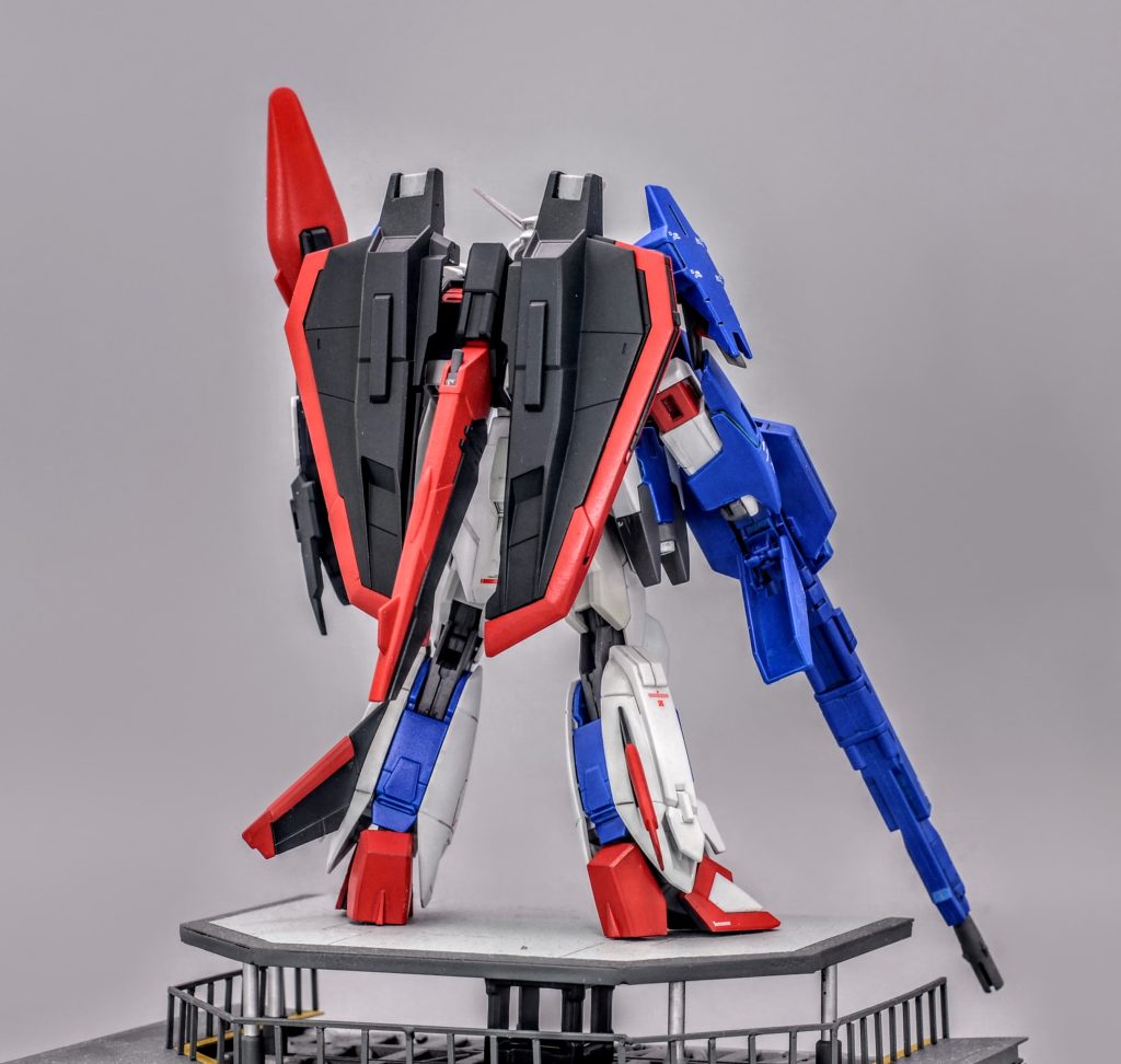 通常のウイングからフライングアーマーに換装し、大気圏突入能力を獲得したことによって紛争地帯への侵攻とライジングフリーダムやイモータルジャスティスのような大気圏離脱も可能になりました