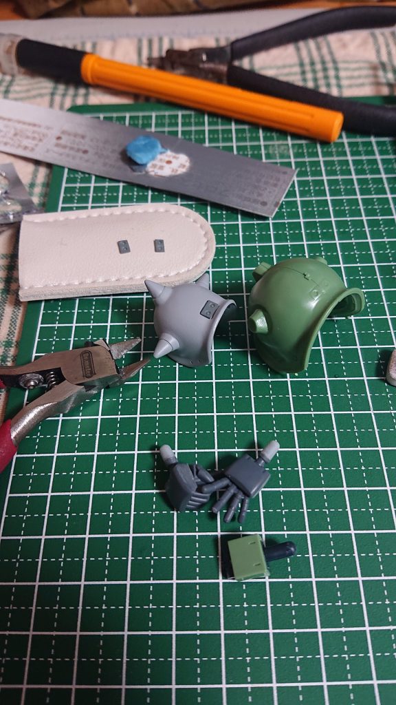 見本用にMGを買ったり