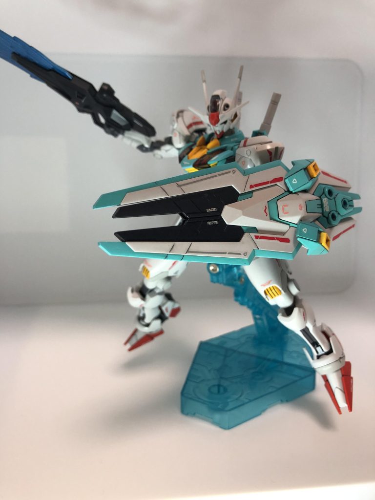 シールドのデカールに苦戦しました。長いデカールは貼るのが難しいですね。