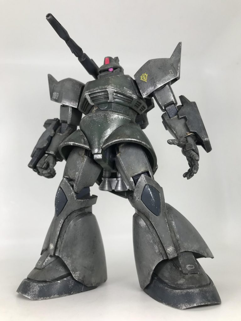 あれは 誰だ 誰だ 誰だあれは タママ タマママン タマママン裏切り者の 名を受けてガンプラ捨てて 戦う男