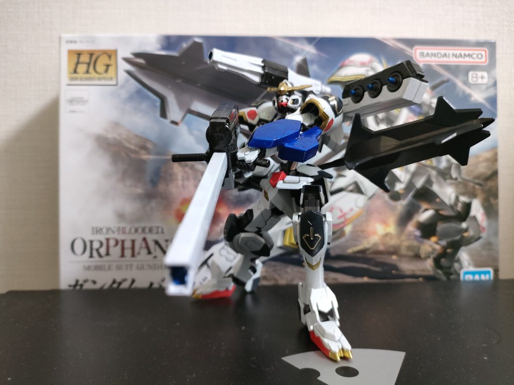 大型レールガンとファンネルをつけて遠距離にも対応させました。