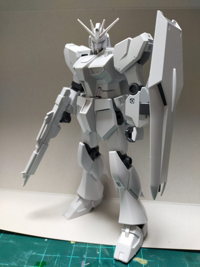 素組みでもかっこいいので塗装しようかどうか悩みました。