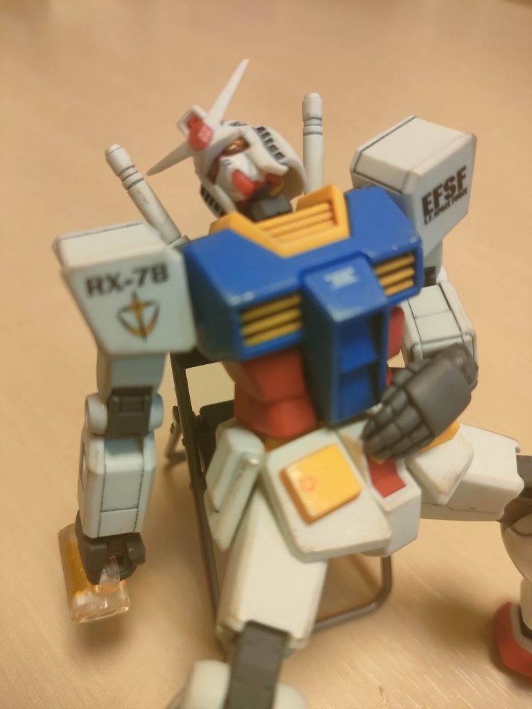 連戦の疲れも溜まり、早速アルコールでいい夢心地(ピンボケ )