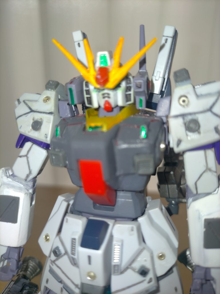 この時代の、黄色いヘナっとしたダクトが嫌いなので、少し変えました。  