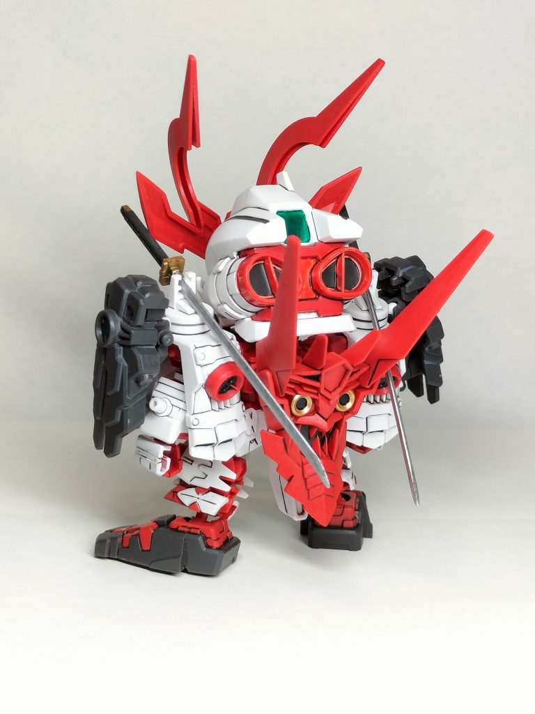 バックショット。足裏はお約束の肉抜き(gundam-kao9)ですが鬼の盾のお陰で目立たないよっ(gundam-kao6)