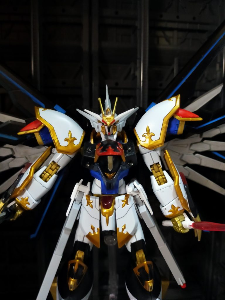 ディスラプター、撃てますwコイツにブレードアンテナ付けるのパテとか穴開けるのとか1番苦労しました。