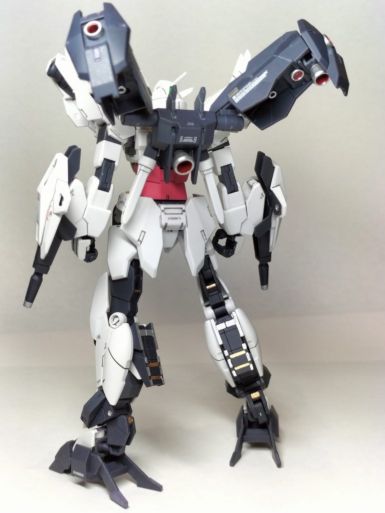 バックショット。バーニアや関節を塗装してます。