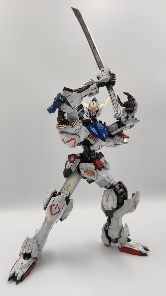 左肩のフックが折れかかり……