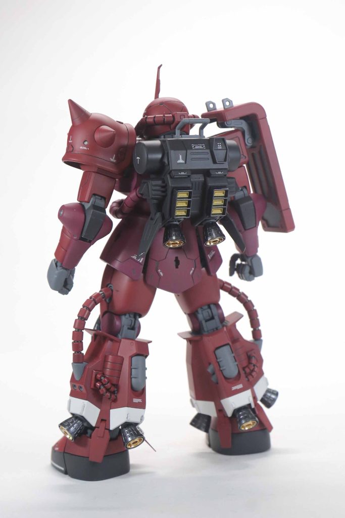 アーマー各部とバーニア内部にメタルパーツを使用しています。