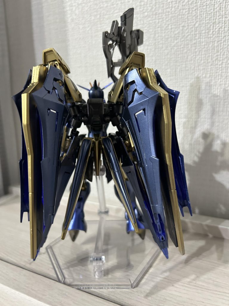 後ろです