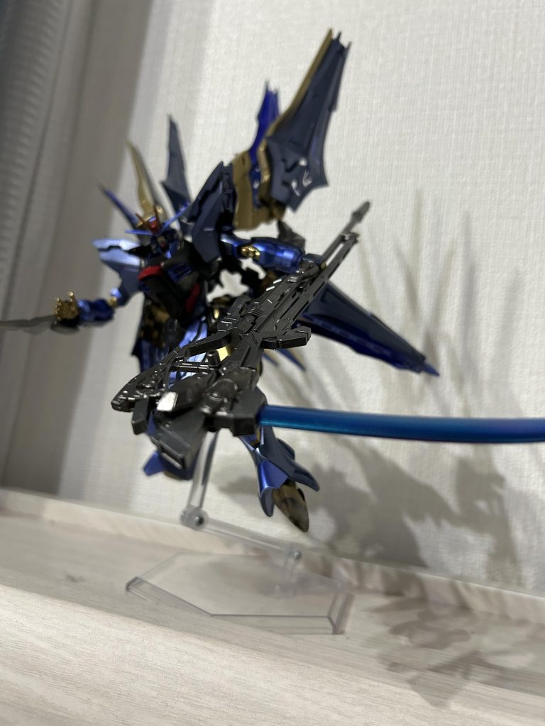 武器構えバックパックはファントムの作品クロスボーンを意識してXに展開出来ます