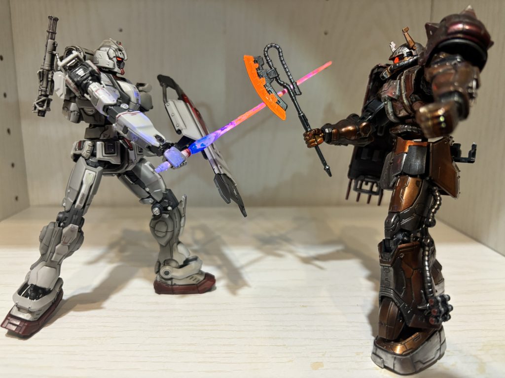 写真が下手なのでなんだか普通のオレンジに見えますが、蛍光塗料で光っています。