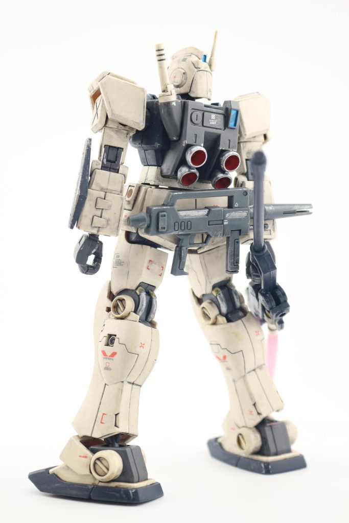 同時期にネオジム磁石の購入もできたので、ライフルは腰に装着できるように改修したり