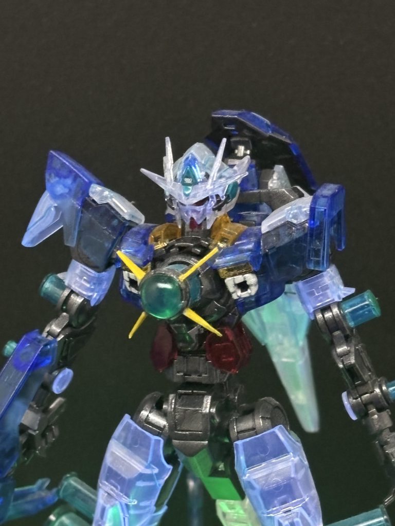 クラビカルアンテナはプラ板で製作。