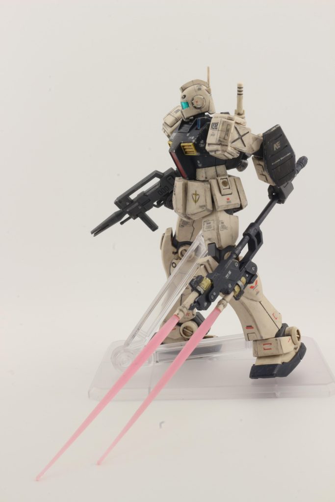 ガンダムユニコーンでは、いい所無しでイフリートに瞬殺されていまった印象しかない機体ではありますが、ベテランパイロットだが型落ちの機体で奮闘するジオン軍と、平和ボケで練度の低い連邦パイロットの対比が心憎い演出。と思って見ていました。