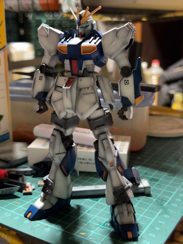 デカールを貼る前の状態。キットが最高に出来が良いので板をキレイに作って貼ってあげたり、ちょっと彫ってあげたりするだけでグッとクるモノがあります💪