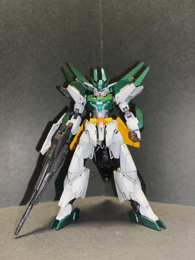 足なげぇ…ビルド系ガンダムは初めて組んでみたんですが、なかなかかっこいいですねぇ。