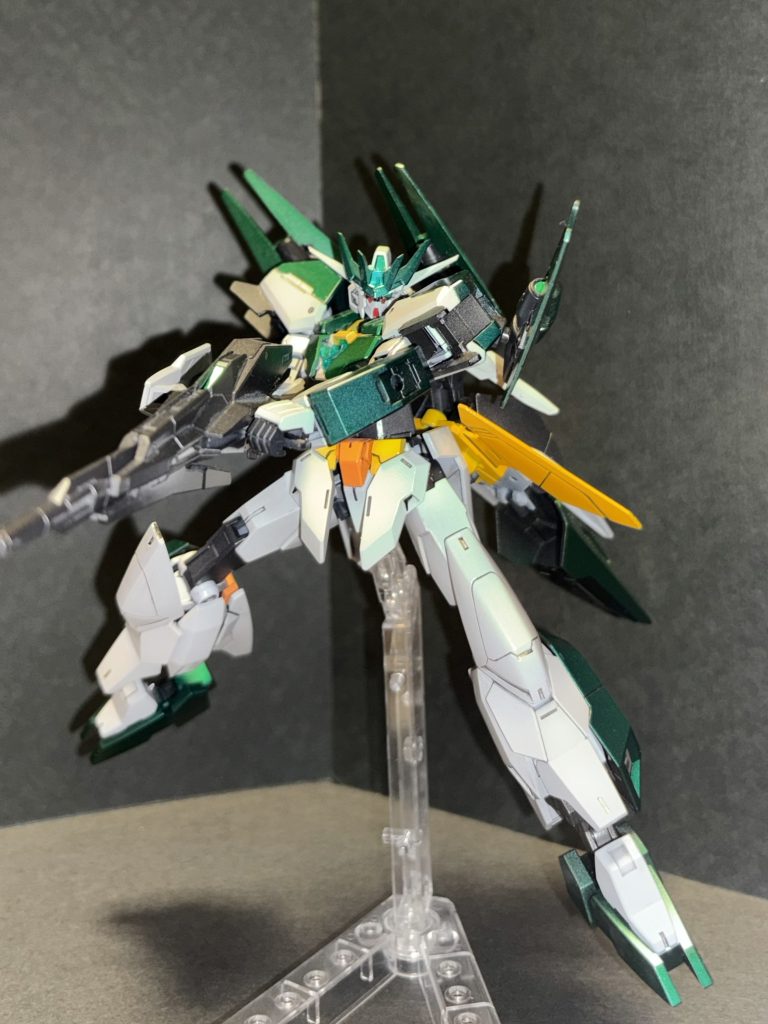 目立たないですが、アンテナ延長もやったんで、アーマー類に干渉しないようにポージングは注意しないとです。最後までご覧いただきありがとうございました。