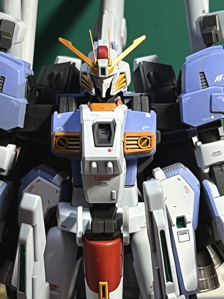こうして見るとEx-SガンダムもエルガイムMarkIIみたいな悪役面のヒーローメカですね😅