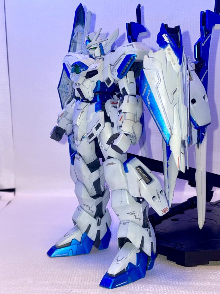 改修に伴い新たに射撃・砲撃装備を追加する事も検討されたが、かつてのトレーズの意思を尊重するレディ・アンの方針により見送られた。しかし強化されたビームソード、ヒートロッドの他、新たに設計された二振りの対艦刀と、それらを組み合わせる事で出来るバスターソードにより攻撃力は大変な向上を見せている。