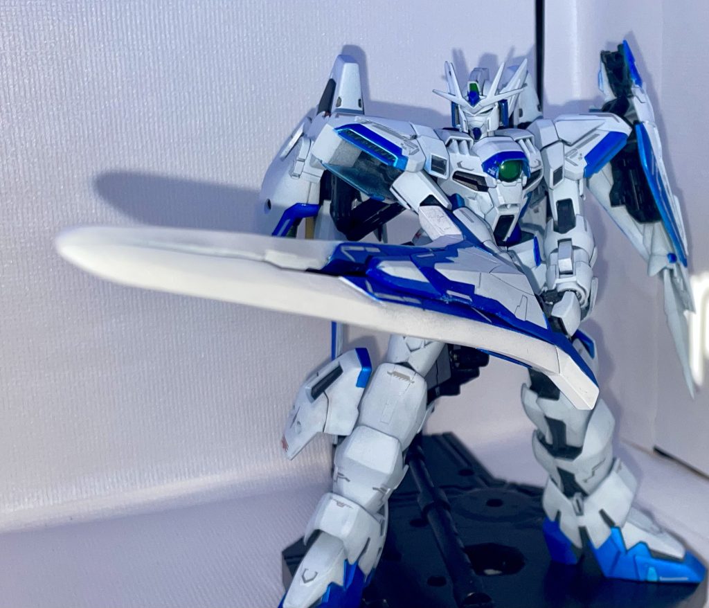 一振りの巨大なバスターソードへ。「こちらウインド。MO-Ⅲを破壊する!」