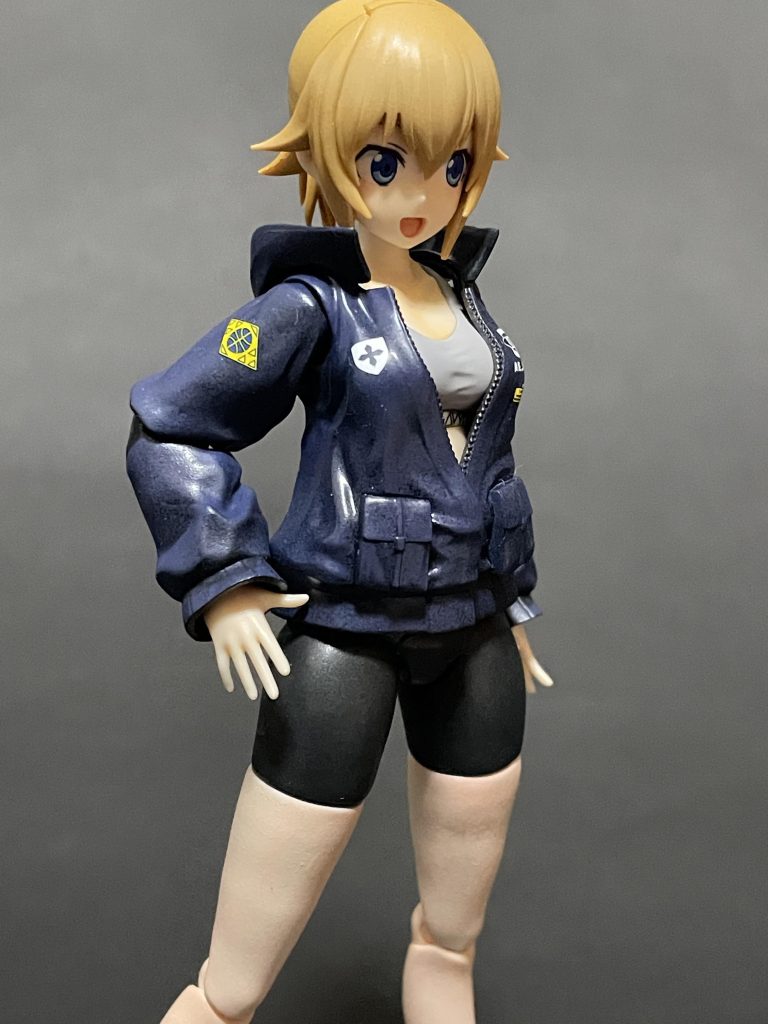 上半身はフィギュアライズのシンギュラリティ エリーとかいうやつ？（あんまよくわからないけどガンダムじゃねぇです）を流用してます。 