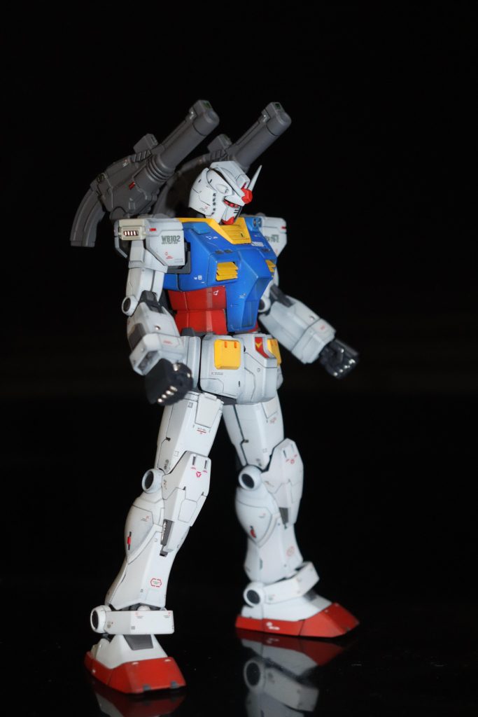 白は若干色をかえた白を2色使っています。グラデーションが上半身と下半身でまちまちなのが反省点です。