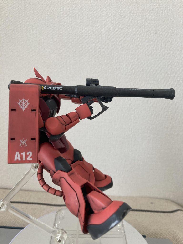 HGシャア専用ザクⅡ–3枚目/制作者：@ich_taka