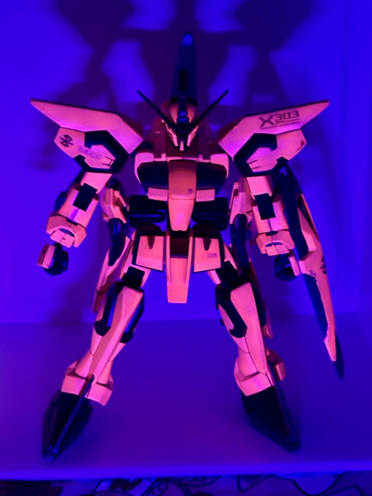 特に改造とかスジボリせず、単純に色を変えただけです。