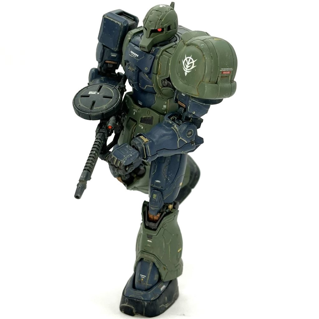 とりあえずそれなりの形でレクイエム旧ザクが仕上がり、満足してます。気軽に組みやすいですし、また手に入るチャンスがあれば色々チャレンジしてみたいキットです。デザートカラーにして関節カバー付けてアフリカ戦線仕様とかも面白そうですね。