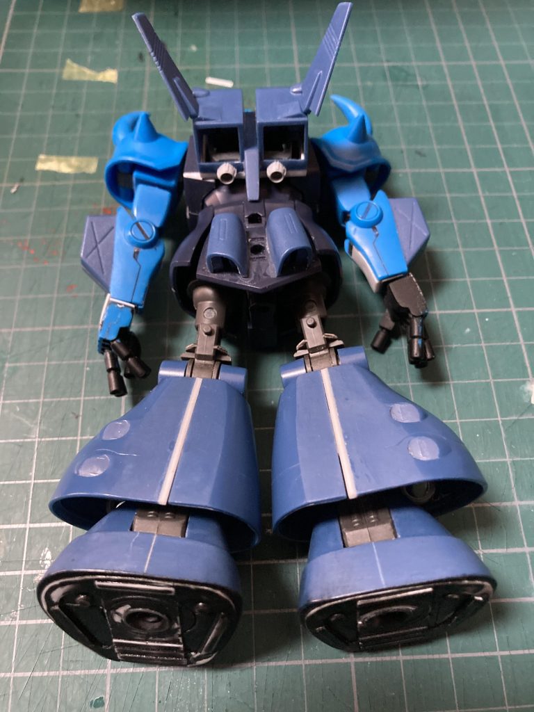 3種類のキットを切ったり貼ったりして組み上げています