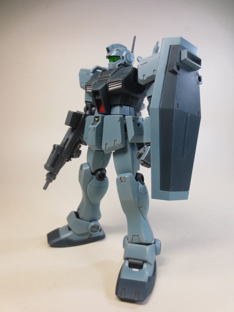 小さいプラ板貼ったり段落ちモールドを追加したり