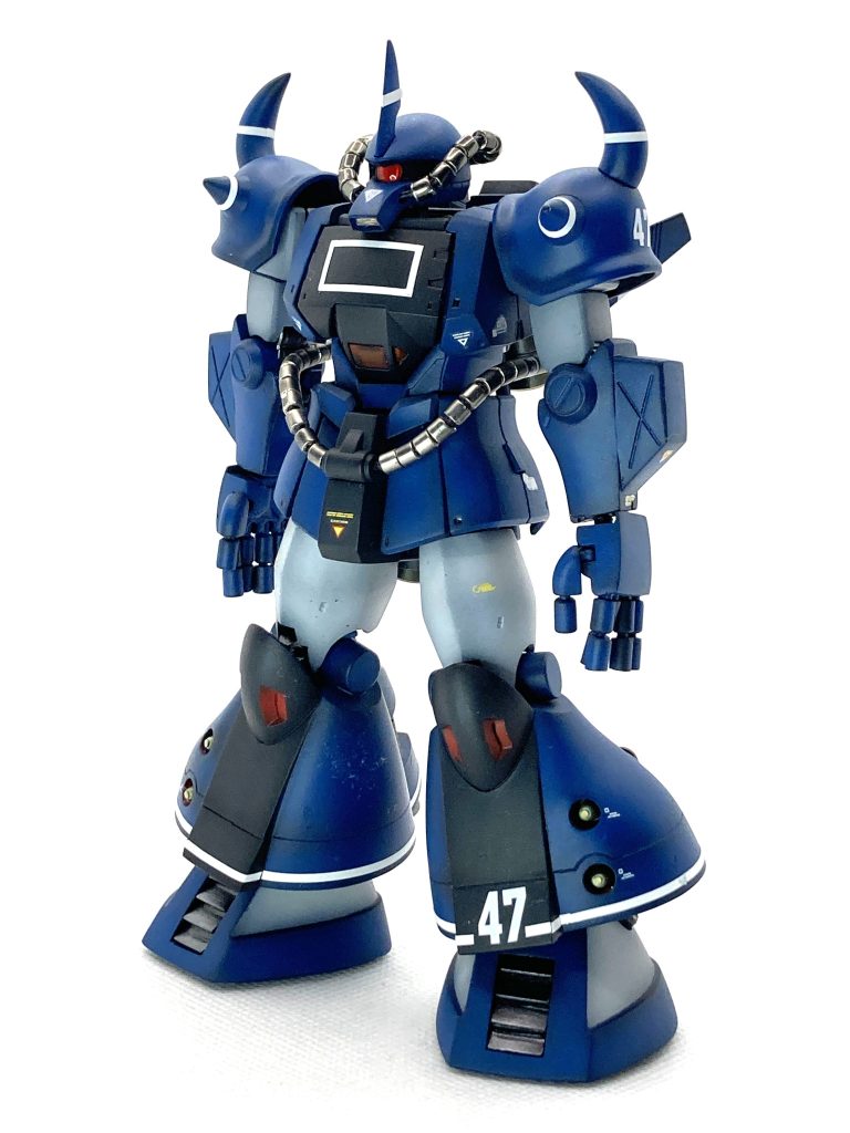 大河原先生のイラストイメージに近いイメージになるようなカラーとマーキングに仕上げています全体に白いラインが入るので、他の立体物よりもトーンを少し落としたカラーにしました