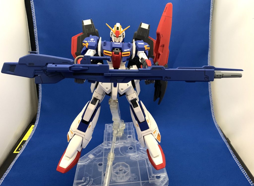 どこかで見たような構えで締め。年月が経って合わせ目が目立たないキット、段落ち加工などの技が出てきて「ちょうどええところ」で済ませても良いことに気づいた次第。ありがとうございました。