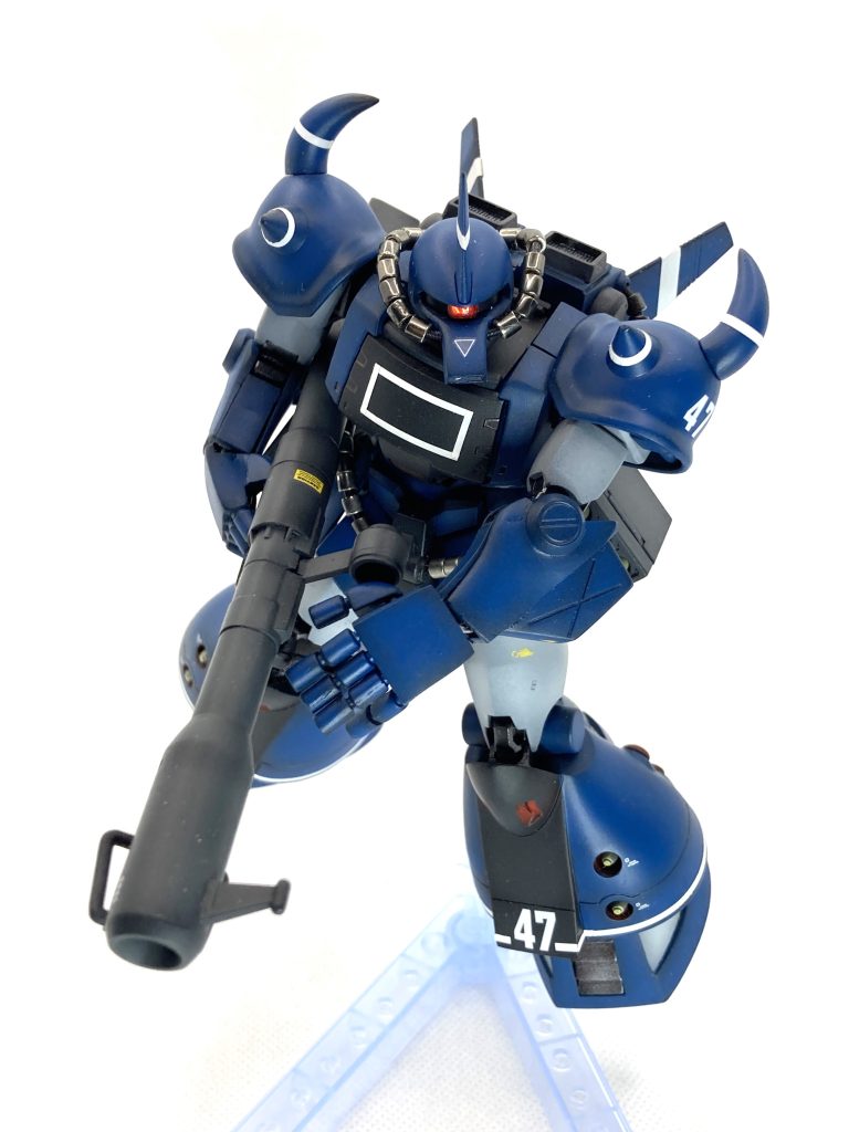 モノアイはHアイズ、動力パイプは針金の入ったスプリングにメタルパイプを通して使用しています