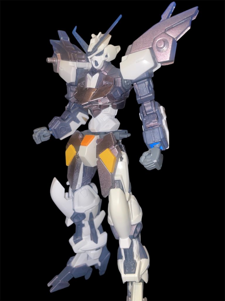 素体はガンダムアストレイブルーフレームセカンドL  ロードアストレイ　ガンダムAGE2マグナムを使用しています。
