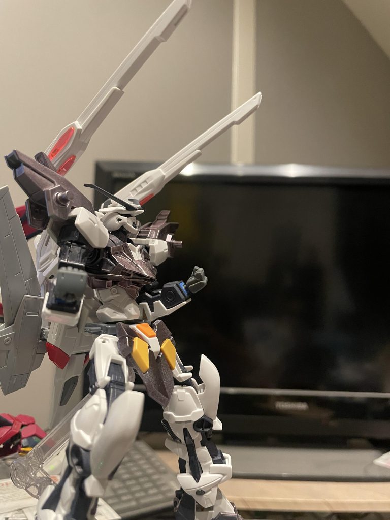 バックパックはストライカーパックなどが取り付けられるように1軸対応にしています。