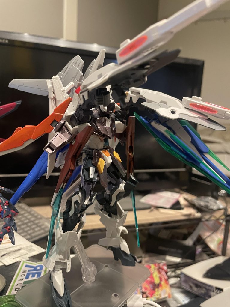 2つ首かミツ首で悩んでいます。あと脚も長い方がプロポーションが良い気がします