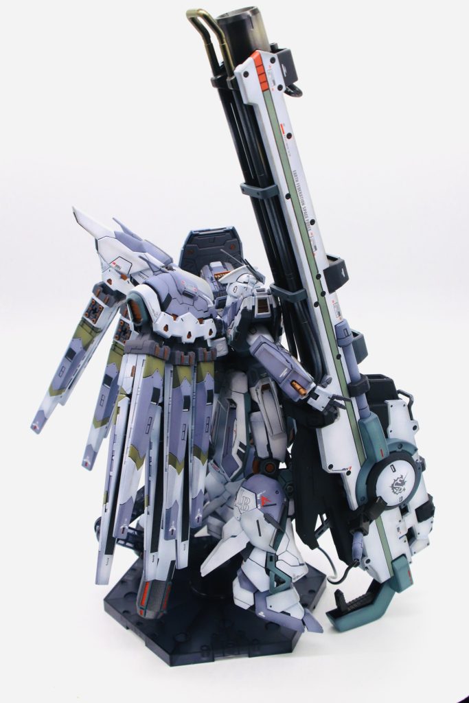 バックショット。『どの角度から見ても満足のいくカッコよさ』を意識しました。