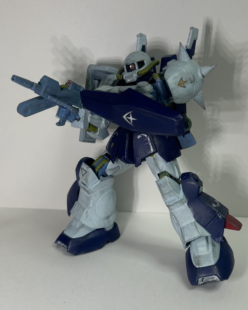 初期のHGUCは派手なポーズが取れない分、立ち姿は堂々としている感じで好きなんだよなぁ。