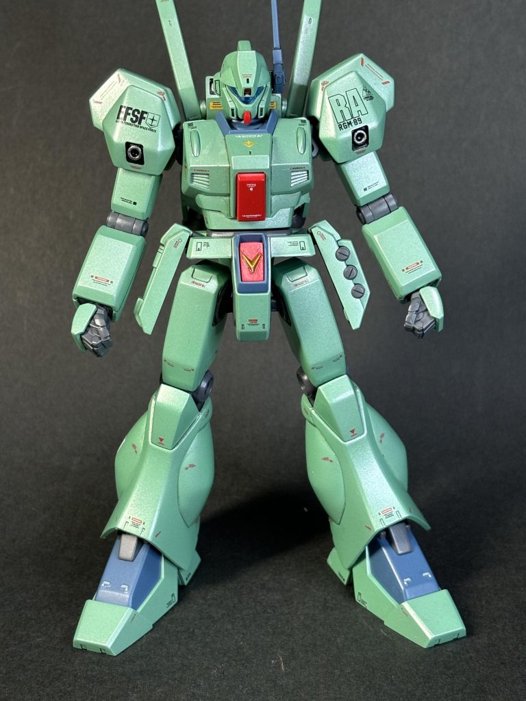 デカールは連邦系とロボデカール使用。