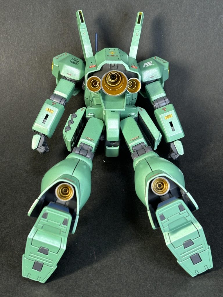 バーニアスラスターはゴールド吹いてクリアーイエロー。