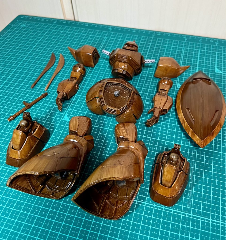 MG ゲルググ量産化を祝した木像–2枚目/制作者：Take_35