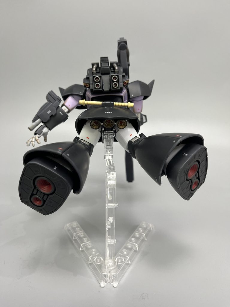 バーニアもスーパーゴールド2を使ってマッシュ機と少し雰囲気を変えてます。内部の塗り分けは同じですね。