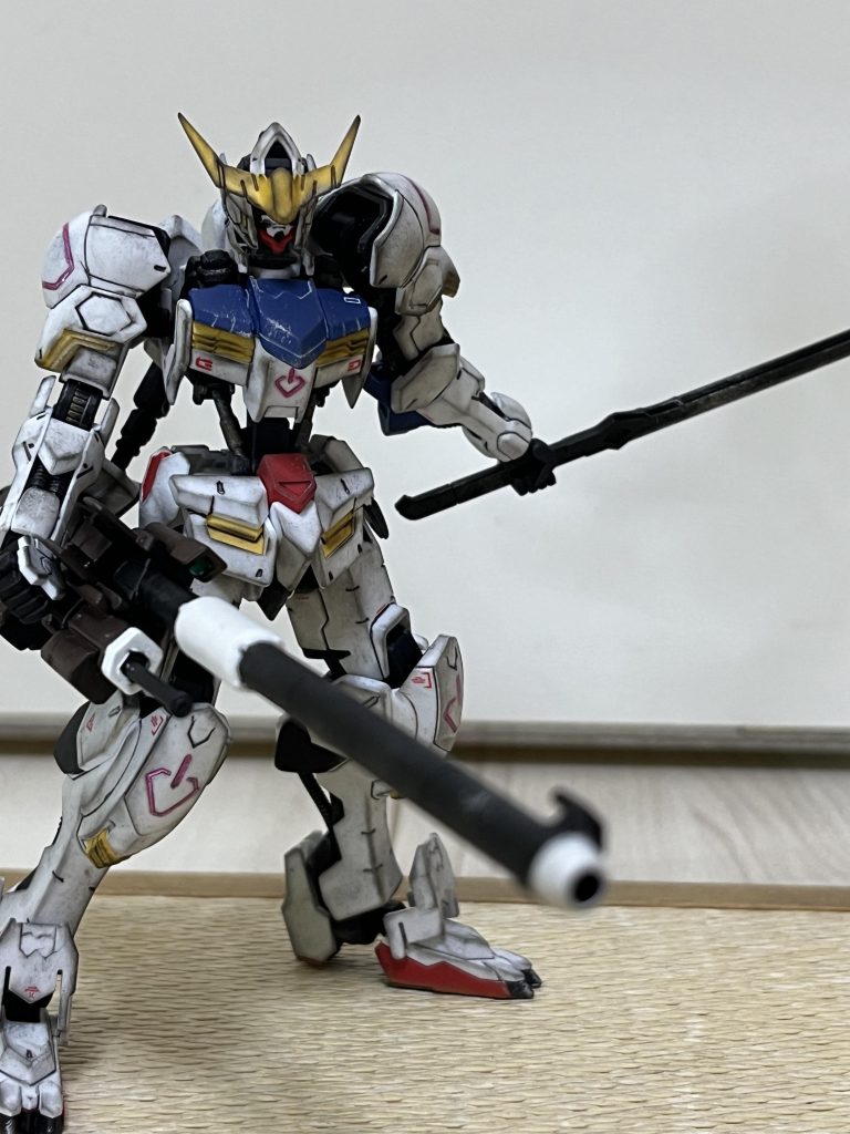 滑空砲も欲しかったので、オプションパーツセットも購入
全体は黒サフを吹いて、本体部分はレッドブラウンに塗りました。