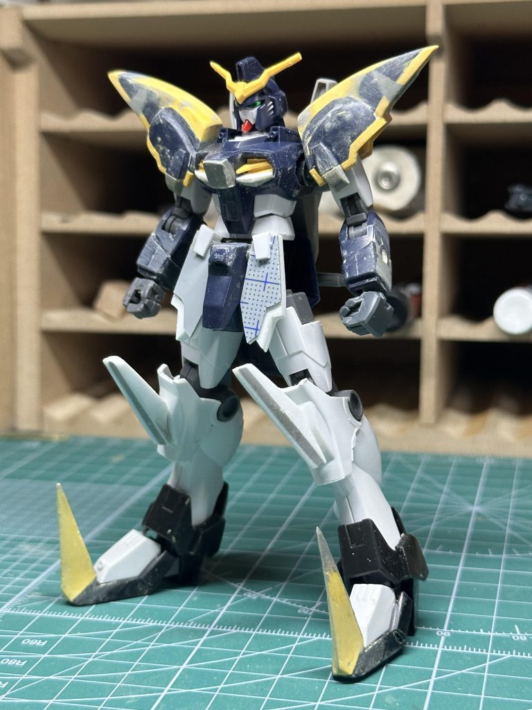 元々こんな感じの予定でしたが旧キットのヘルカスタムがきてから肩は使わなくなりました…これはもう1機作る時に取っておきます