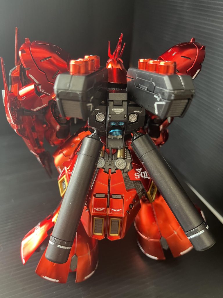 細いトコちょこちょこ塗り分けました。バーニアはマイブームの青にしました。