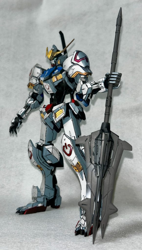 横(影側)からメイスが少し浮いてますね