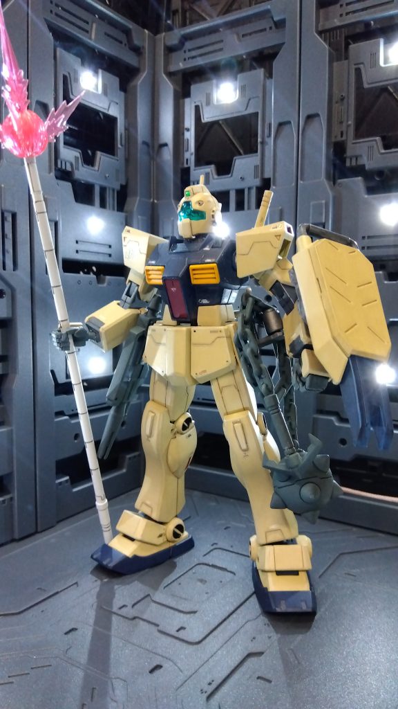 正面 装備のジャベリンとハンマーはRGver2武器セットから、これもミキシング? ハンマー携行用にマウントを適当にでっち上げました。